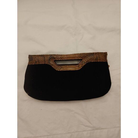 XOXO Women's Brown Plush Velvet Handbag - Picture 2 of 11